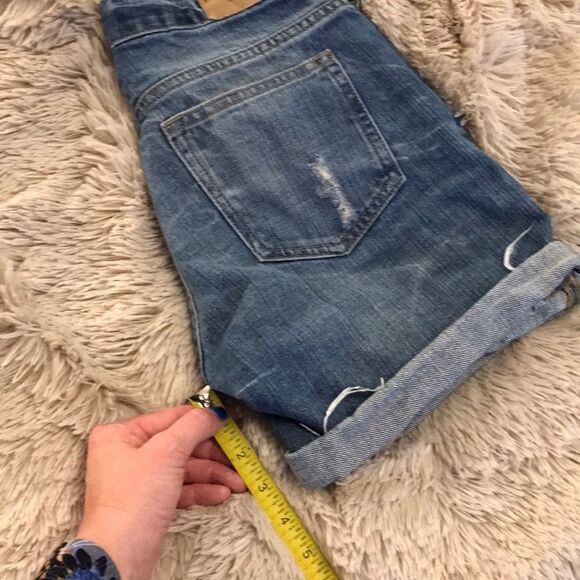 Super. Cute love me love you Jean shorts - Picture 7 of 7